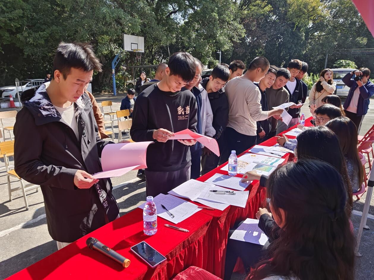 100”退役軍人叉車駕駛培訓班暨職業技能叉車駕駛培訓結業招聘會順利舉行(7)(1)_4